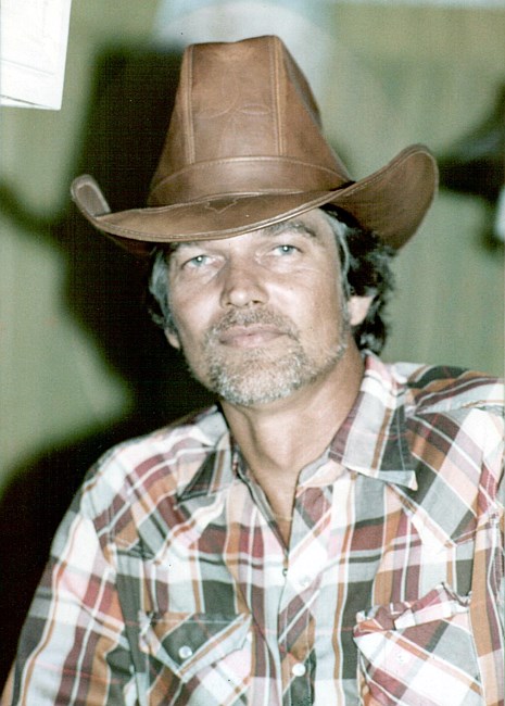 Obituary of Charles Ray Holsomback