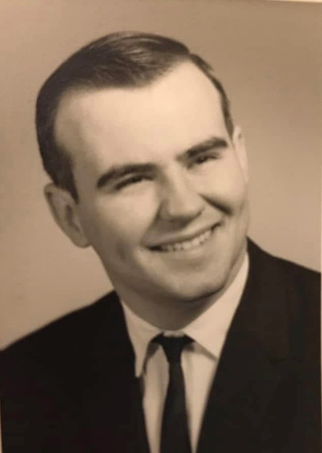 Obituario de Fredrick Hall