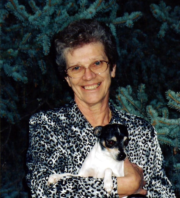 Obituary of Lieselotte "Lotte" Carlisle