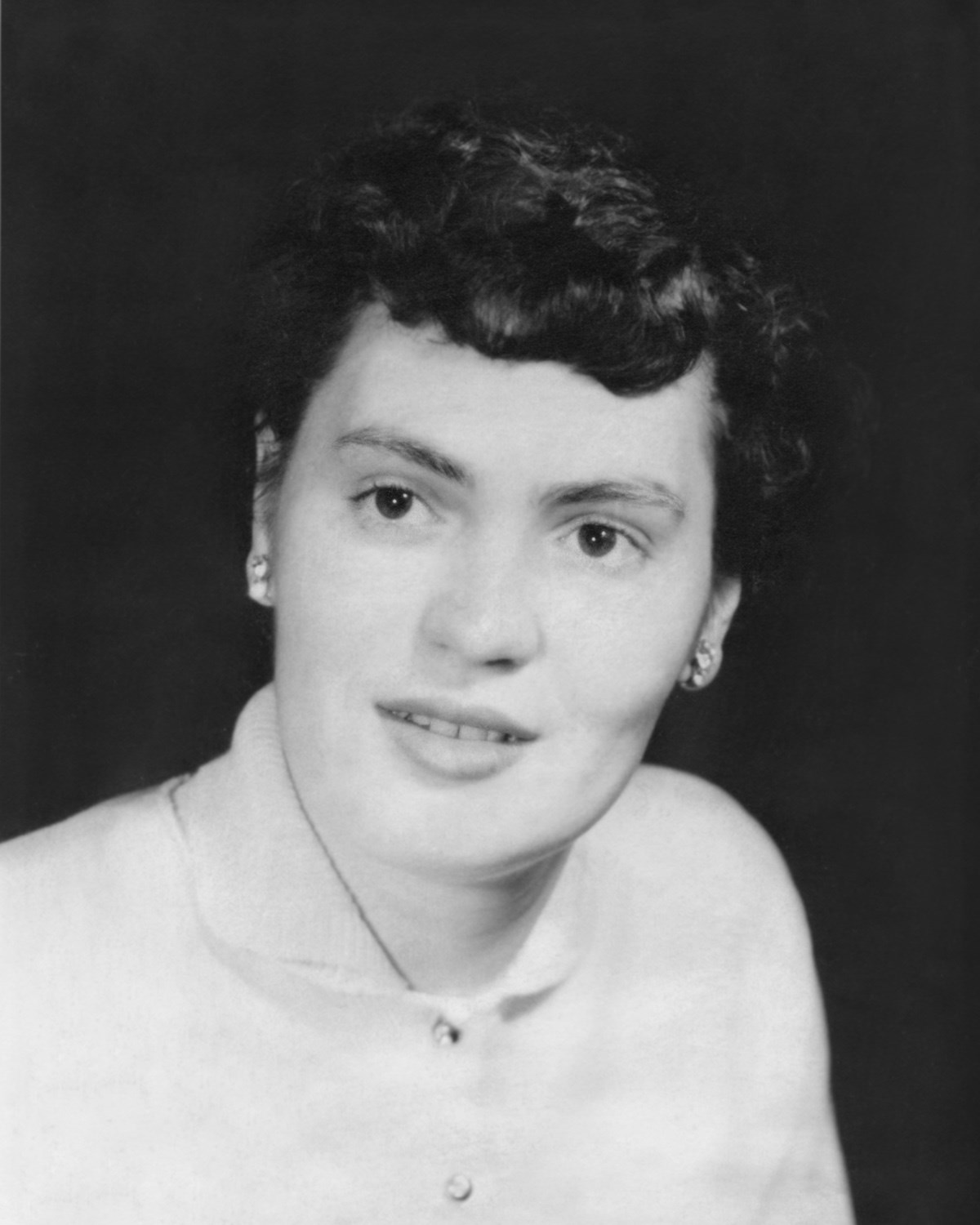 Obituary of Hazel Mary Elizabeth Russell