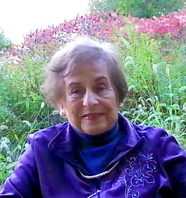 Obituario de Lore W. McCarthy