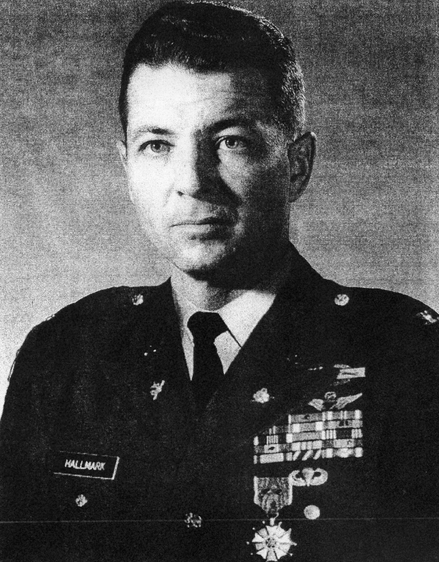 Obituary of Col. Robert "Bob" Hallmark, (Ret.)