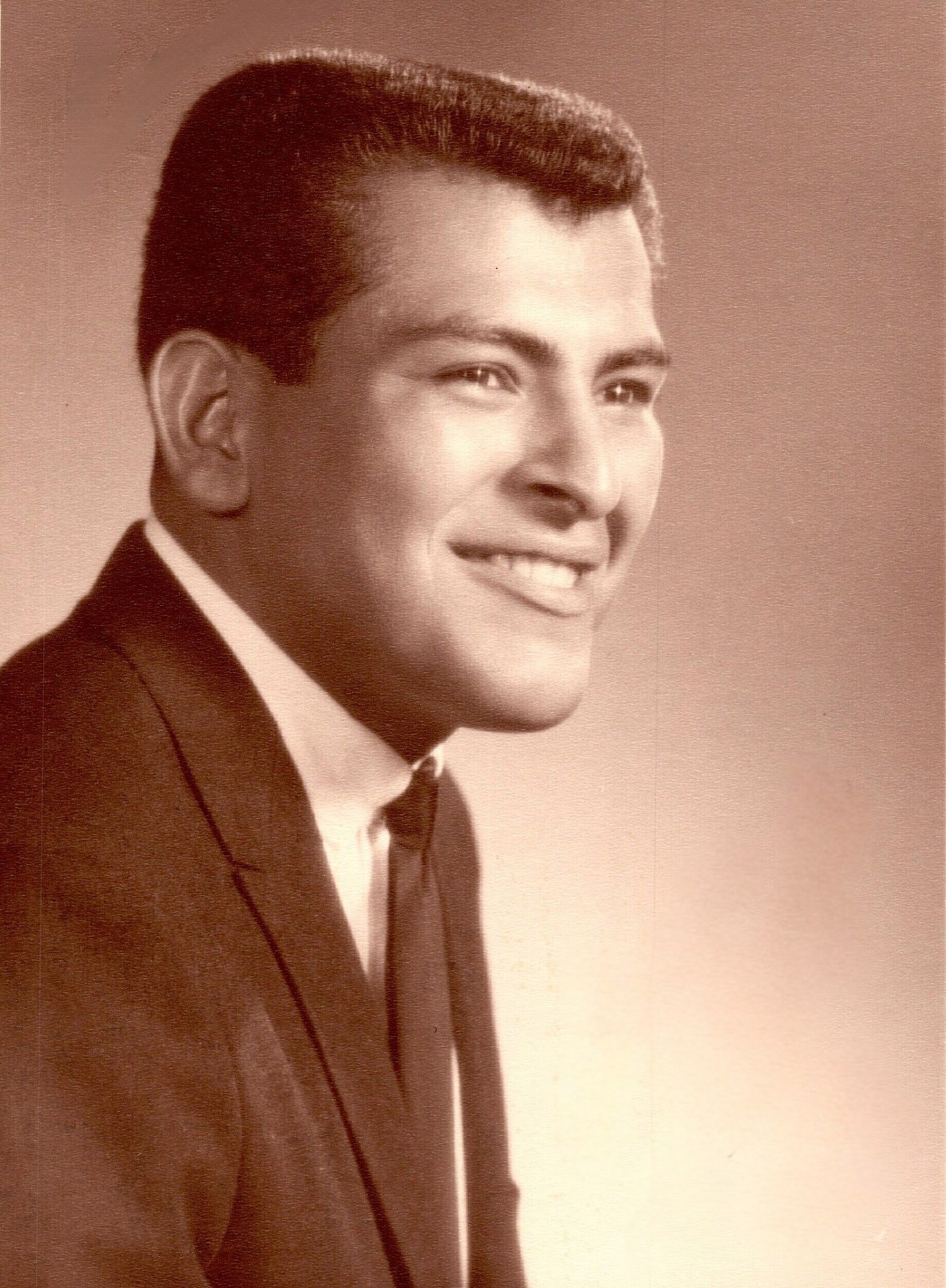 Obituary of Manuel Michael Gomez Jr.