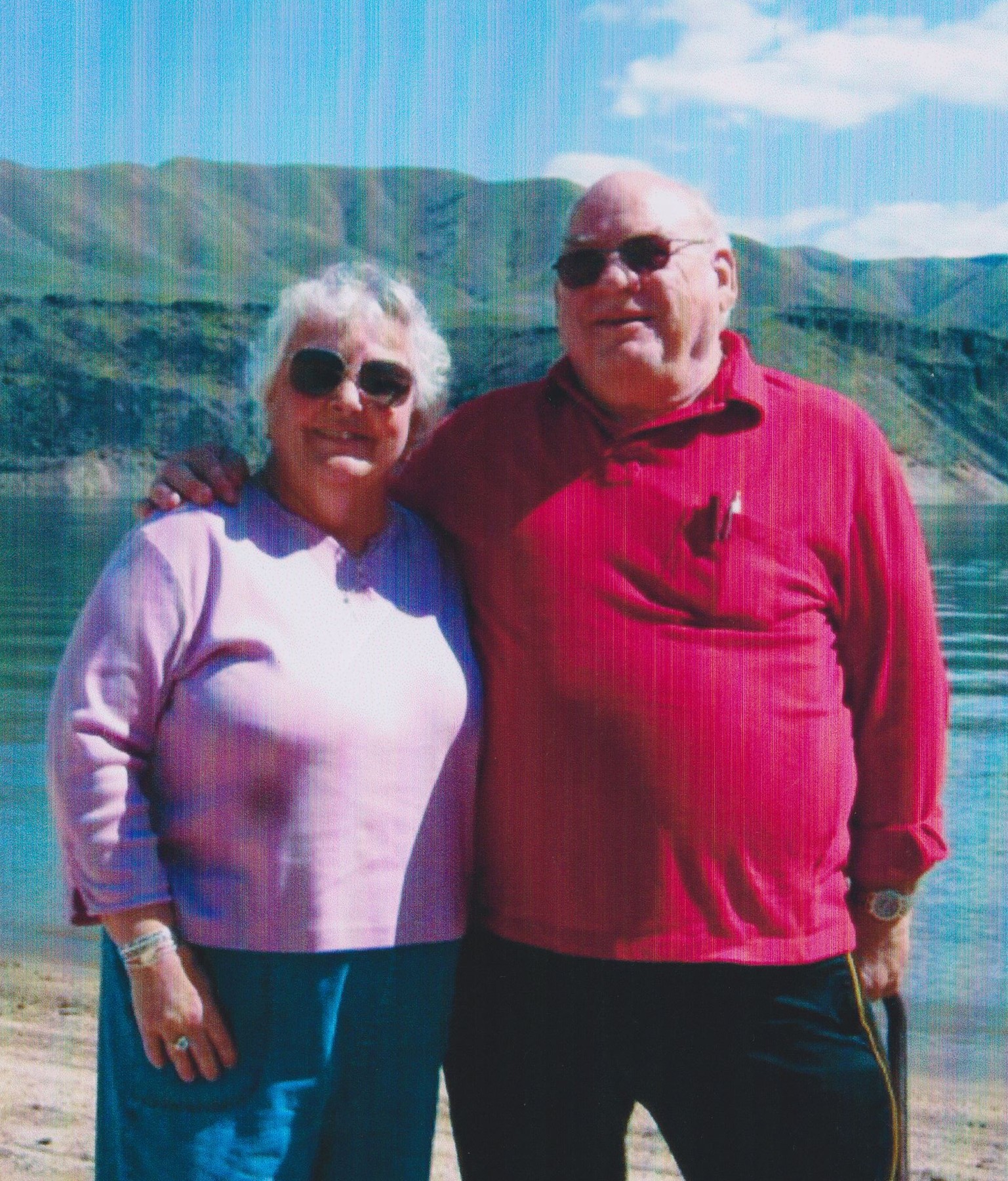 Obituario de C. Eileen Dickinson