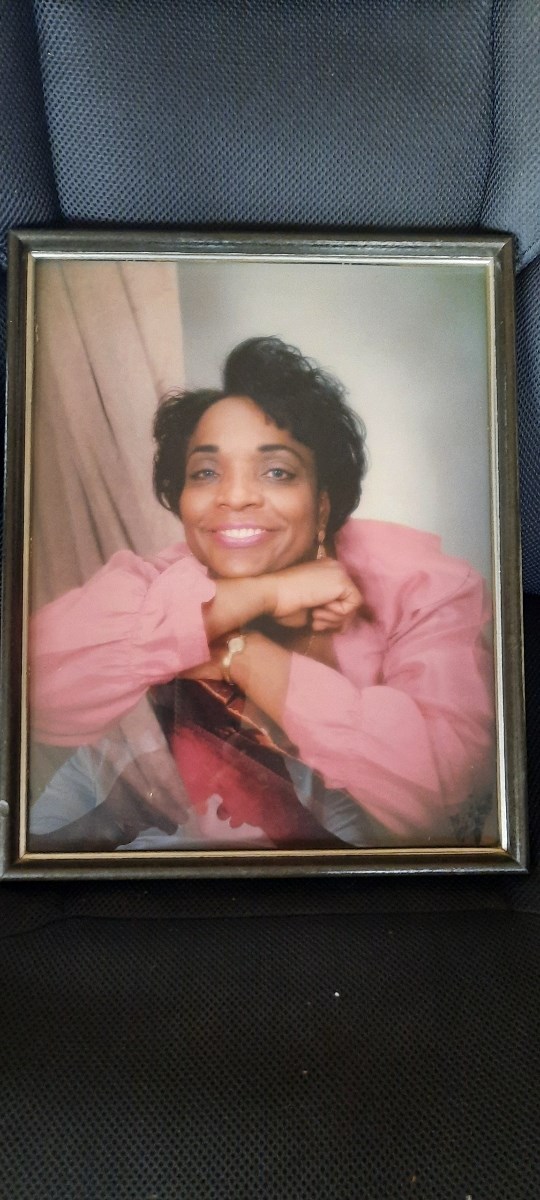 Obituary of Julia Anna Hollie