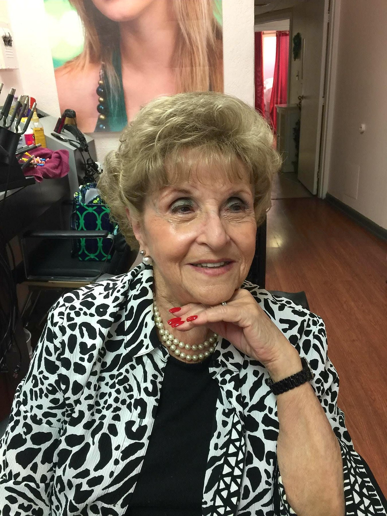 Obituary of Laurie Hirsch