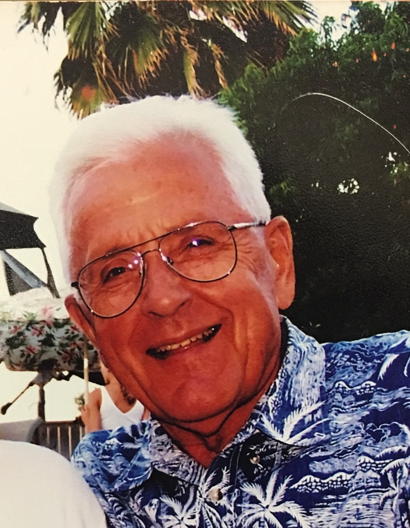 Obituary of Walter Lowell Metzger