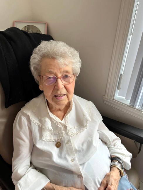 Obituario de Pauline (née Blais) Jobin