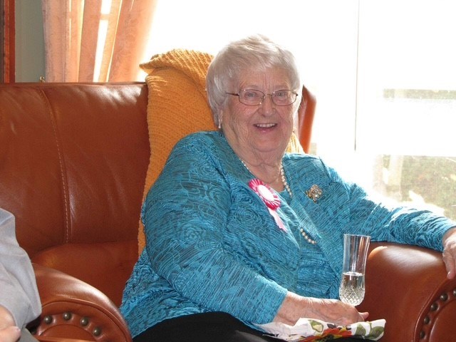 Obituary of Reina (Paré) Bastien