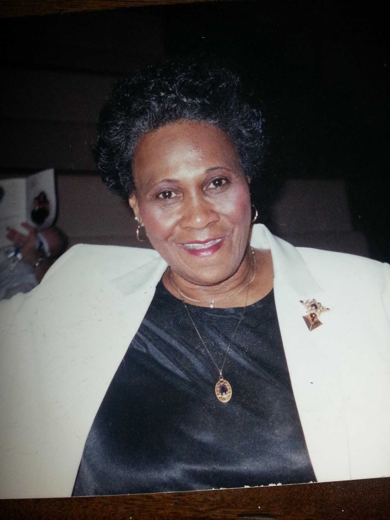 Obituary of Shirley V. Lee