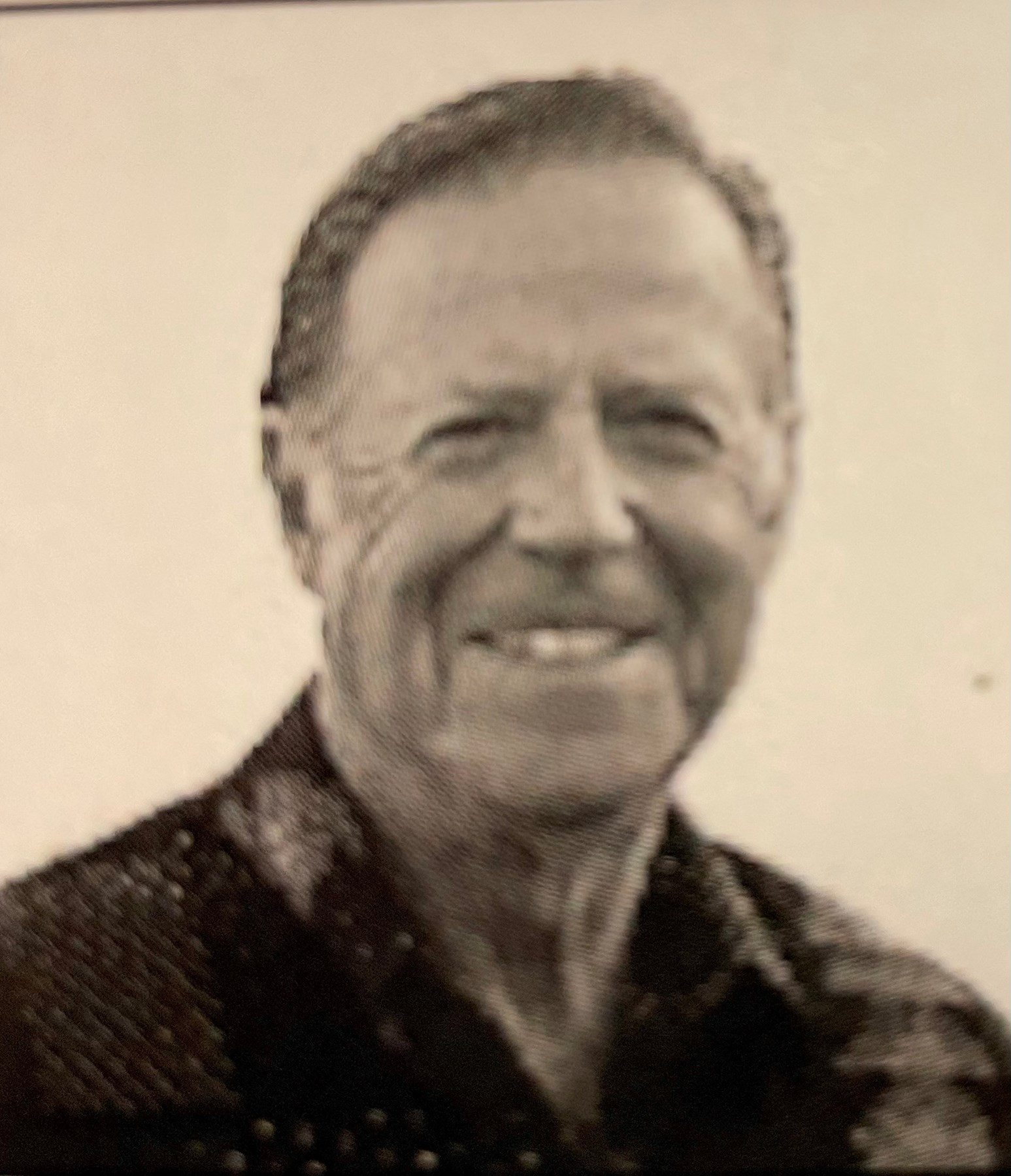 Obituario de Bernard "Burton" David Fisher