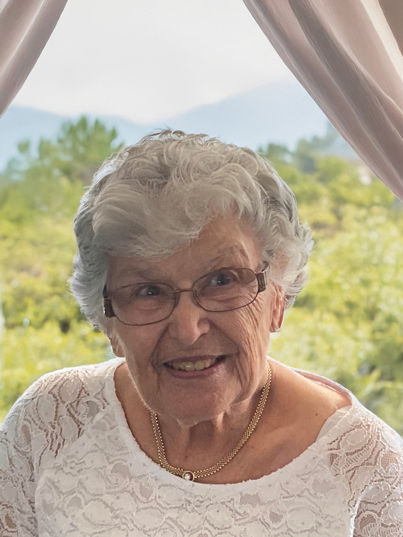 Obituario de Venatia Halkenhauser