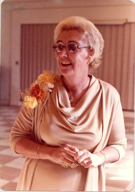 Obituary of Jane Y Holmsten