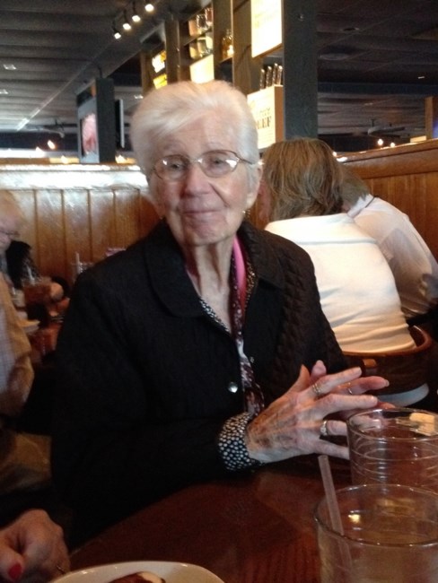 Obituary of Helen Viola Ray Henderson