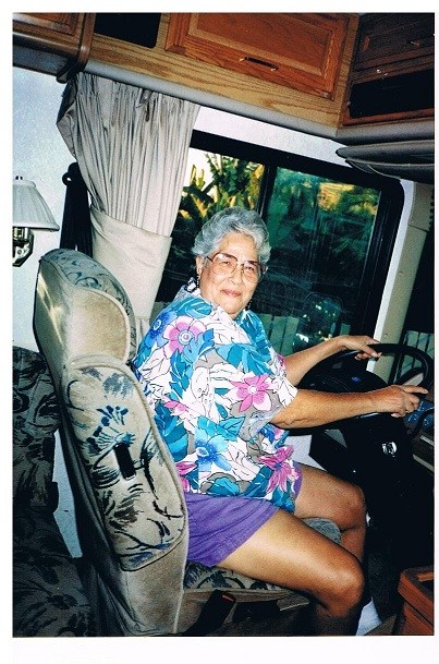 Obituary of Aurora Colon