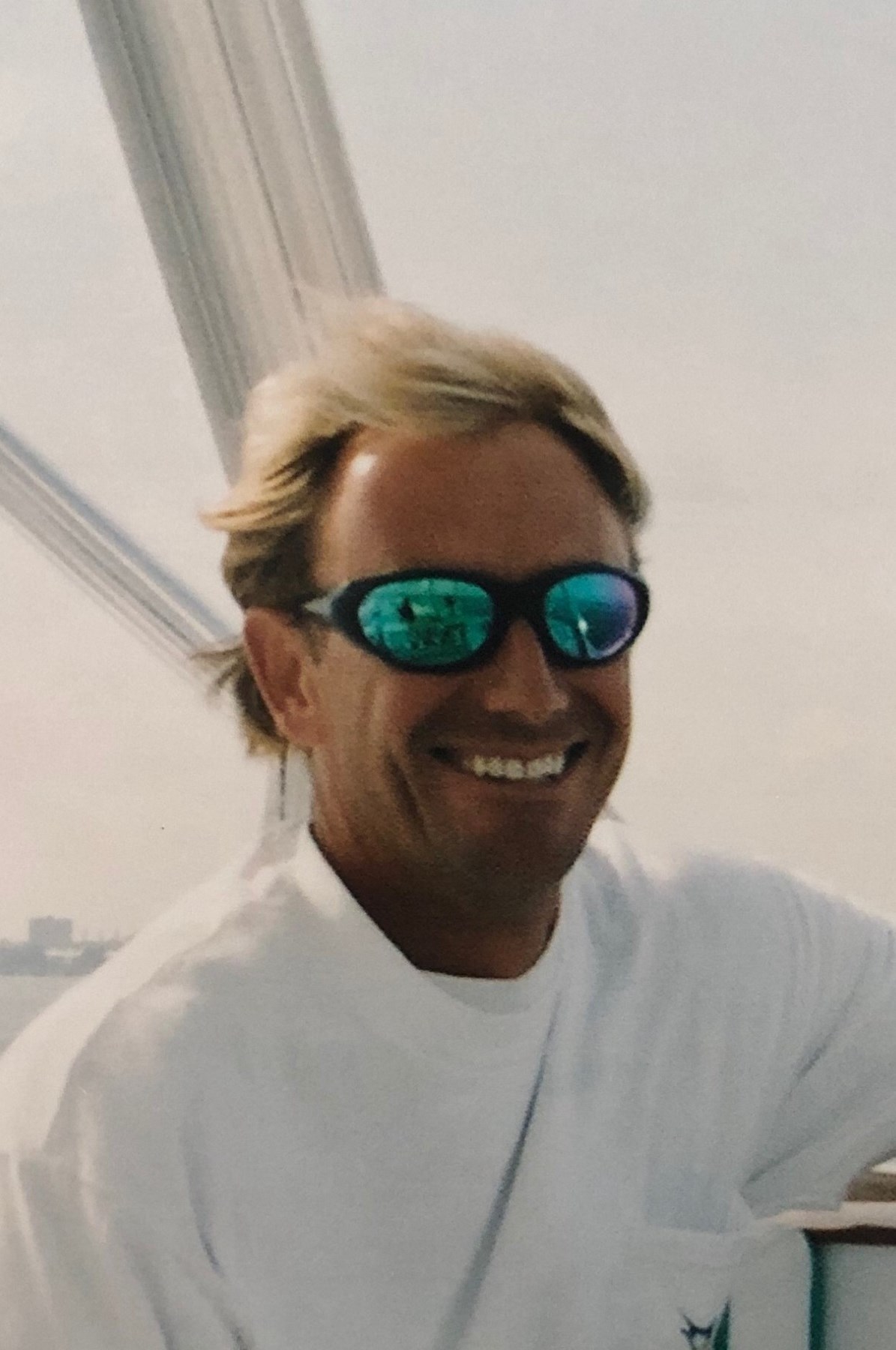 Obituary of Douglas Forrest Apfelberg