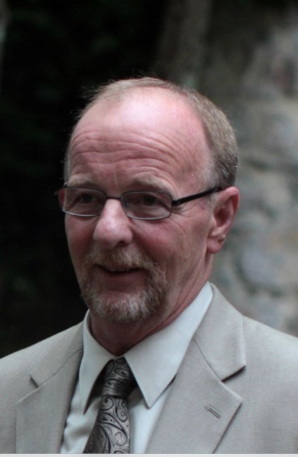 Avis de décès de James Edward Costello