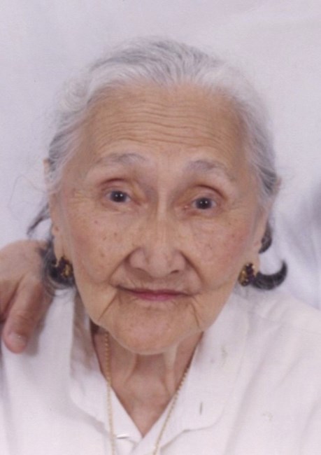 Obituary of Victoria Lallave De Castro