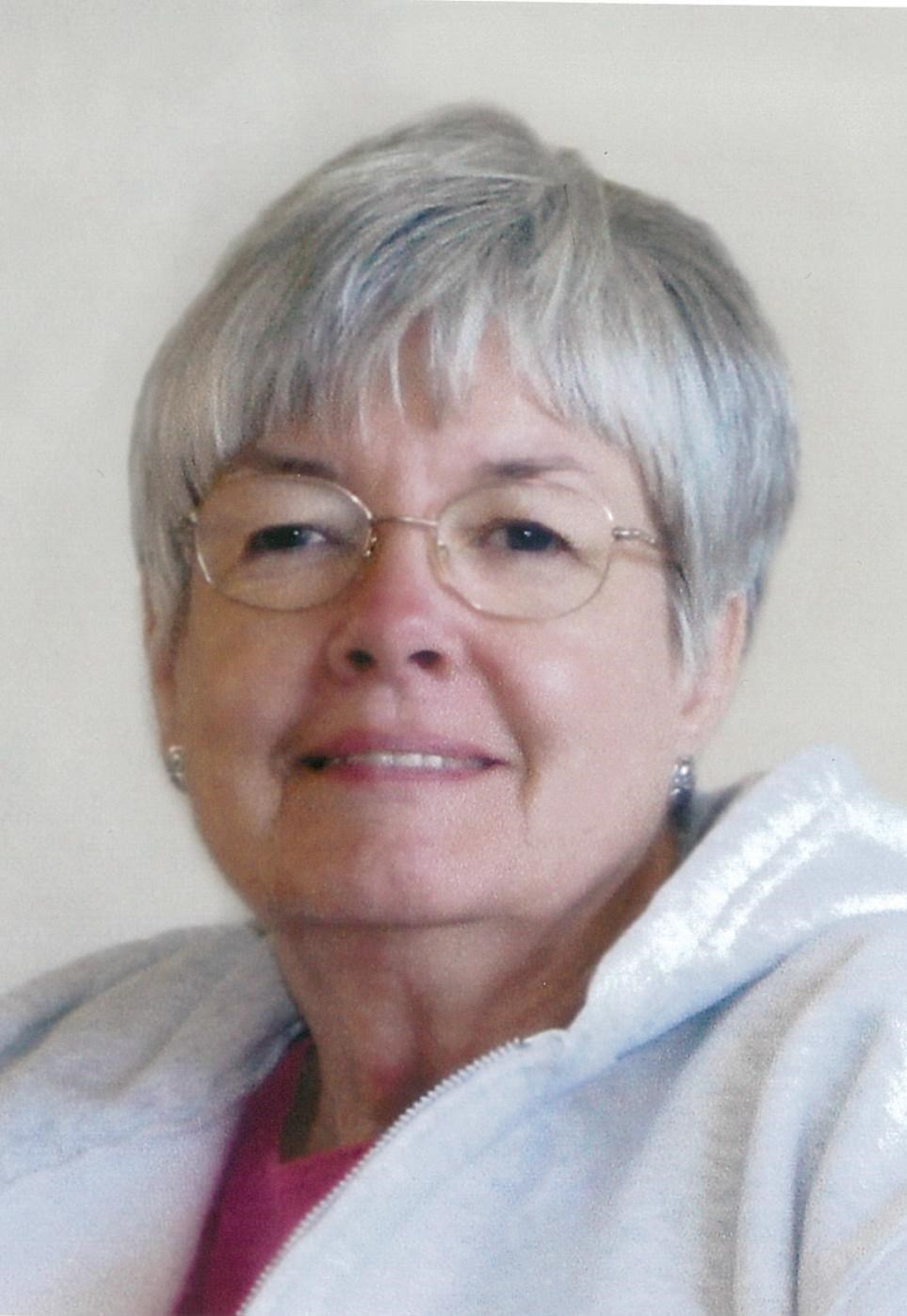 Obituary of Carolyn "Lynn" Harris