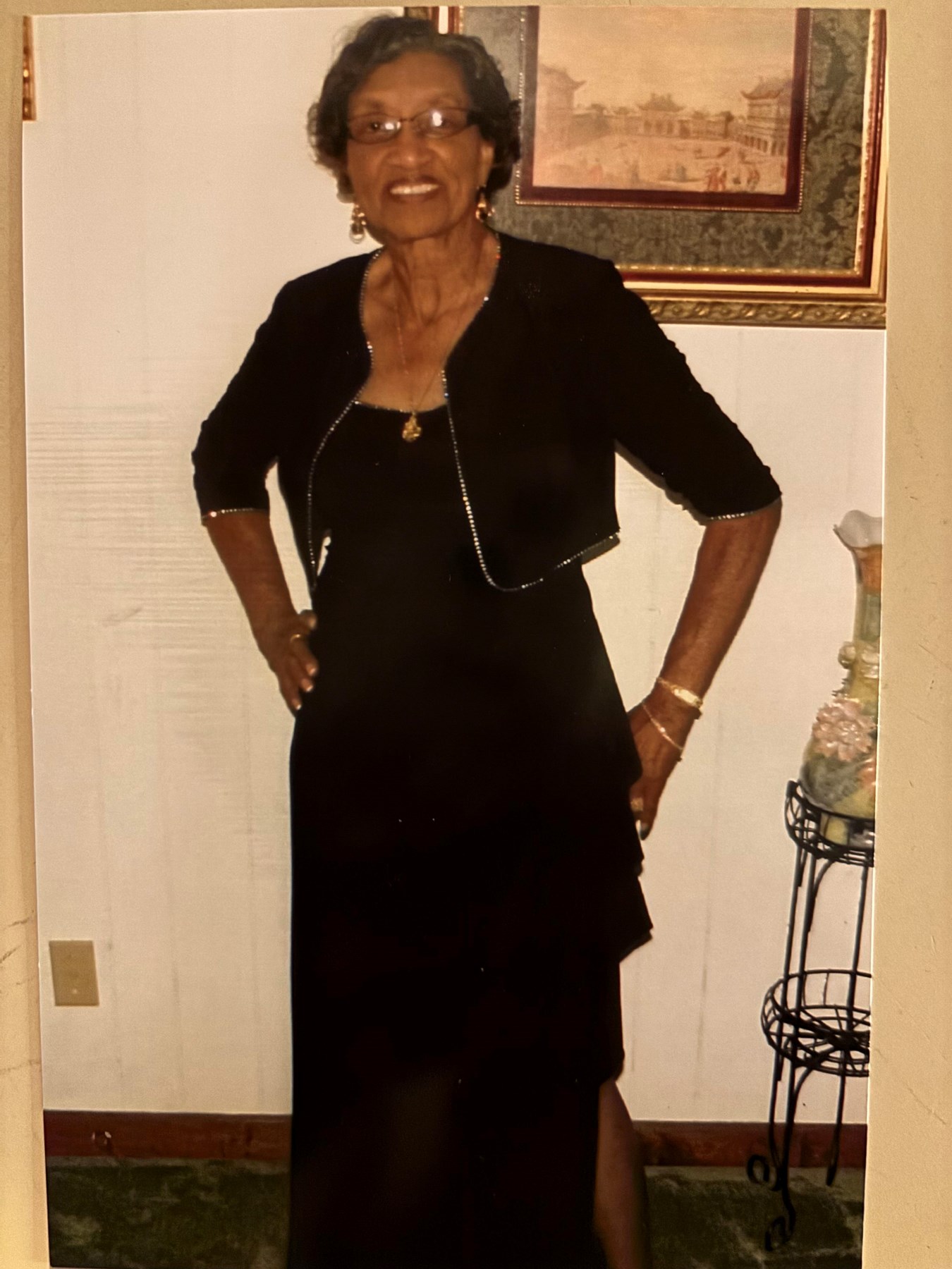 Obituary of Evelyn Bristol Morrow