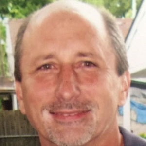 Obituario de MICHAEL J. JAMES