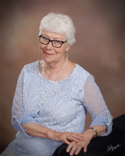 Obituary of Janet (Ruefer) Clift