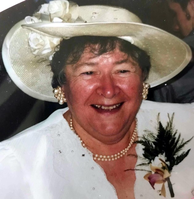 Obituario de Beatrix Betty Lloyd