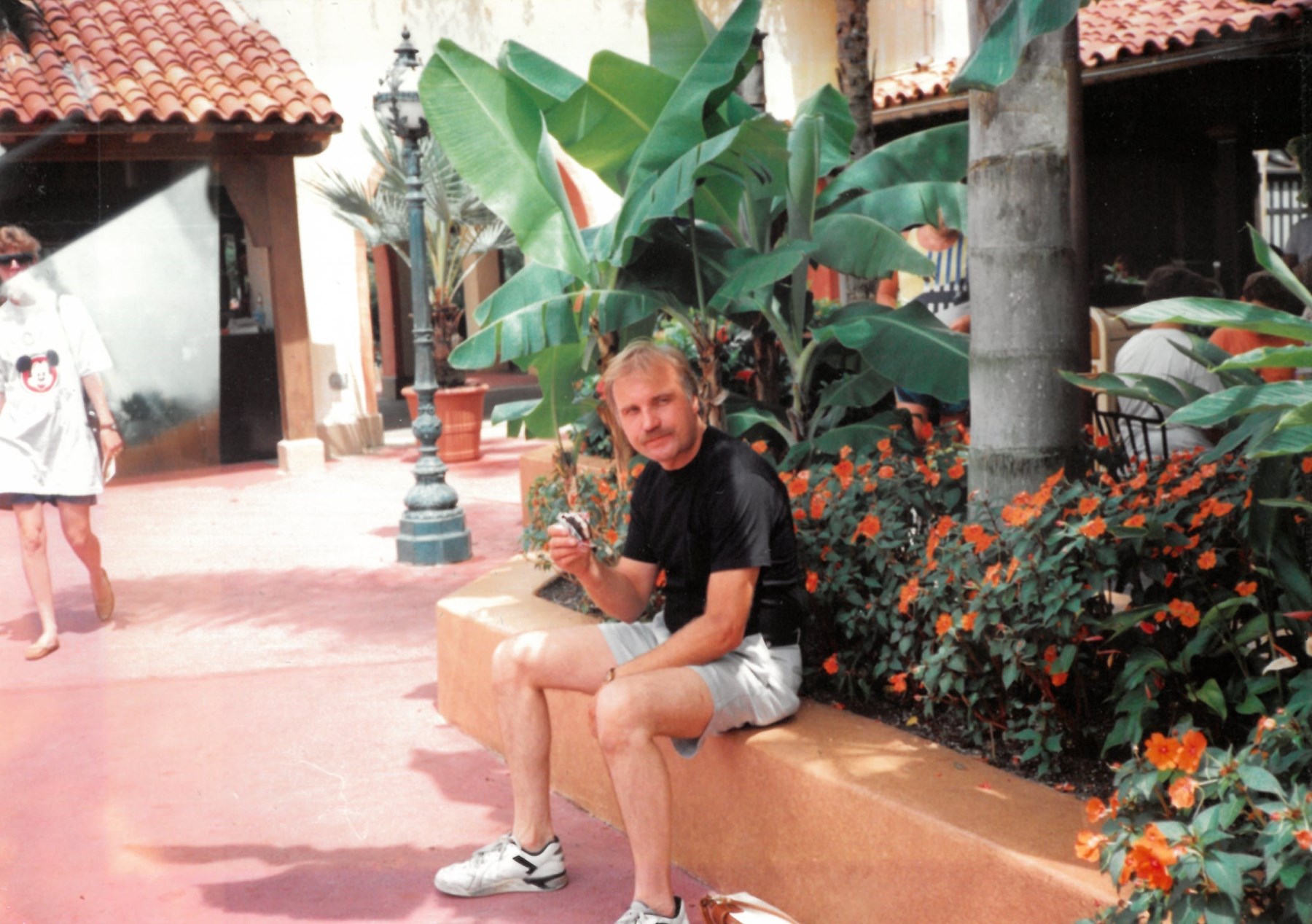 Avis de décès de John R. Kenney